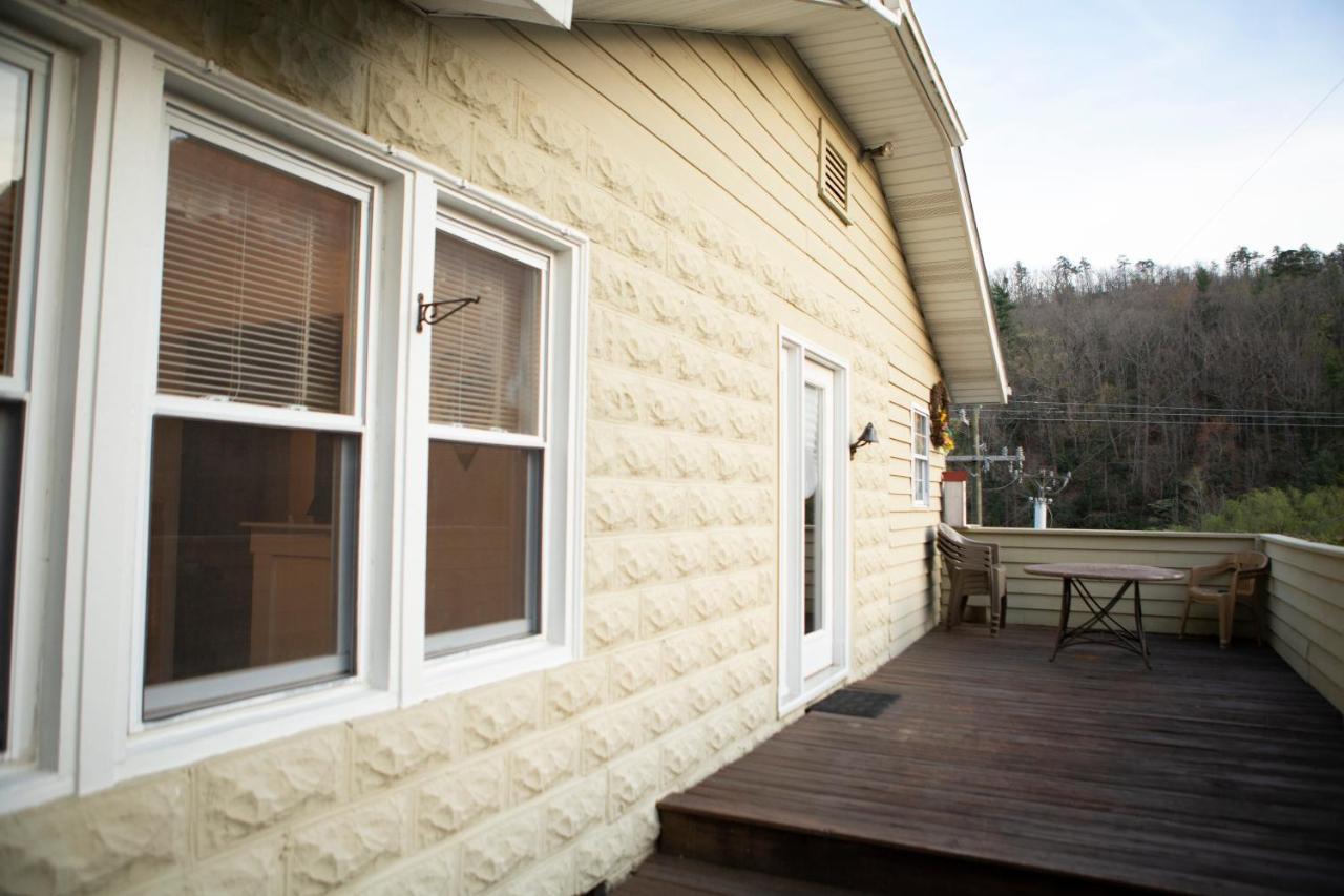 The Chimney Rock Inn & Cottages Buitenkant foto