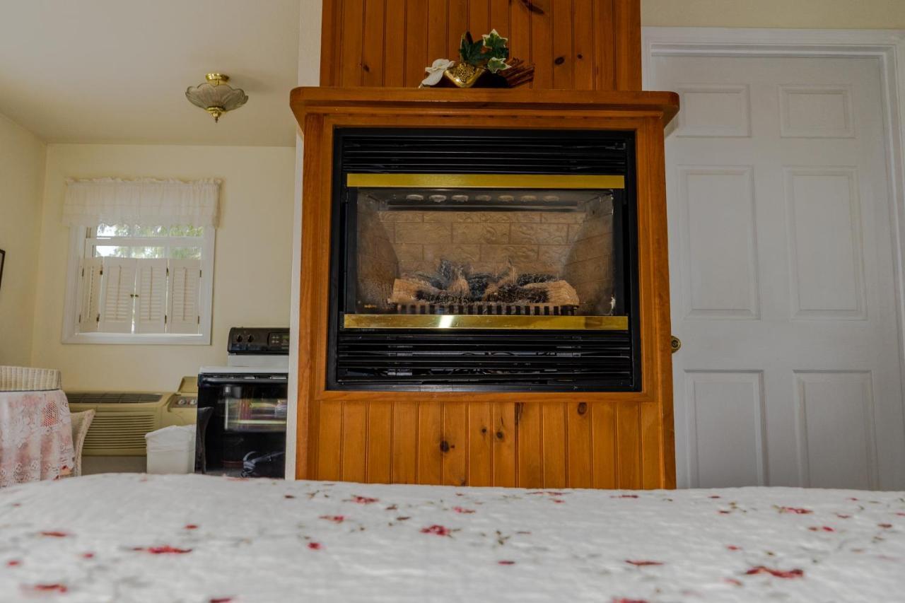 The Chimney Rock Inn & Cottages Buitenkant foto