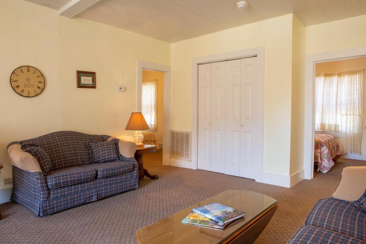 The Chimney Rock Inn & Cottages Buitenkant foto