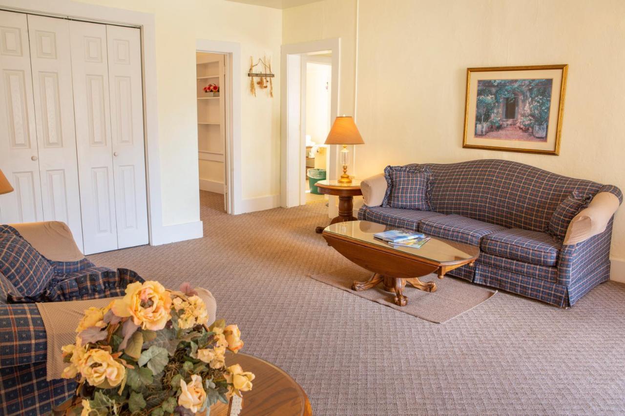 The Chimney Rock Inn & Cottages Buitenkant foto